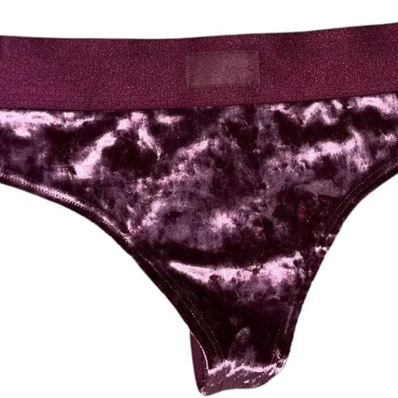 1 Pair NWT Victoria's Secret Pink Crushed Velvet Thong Panty Size Small Burgundy - Picture 2 of 4